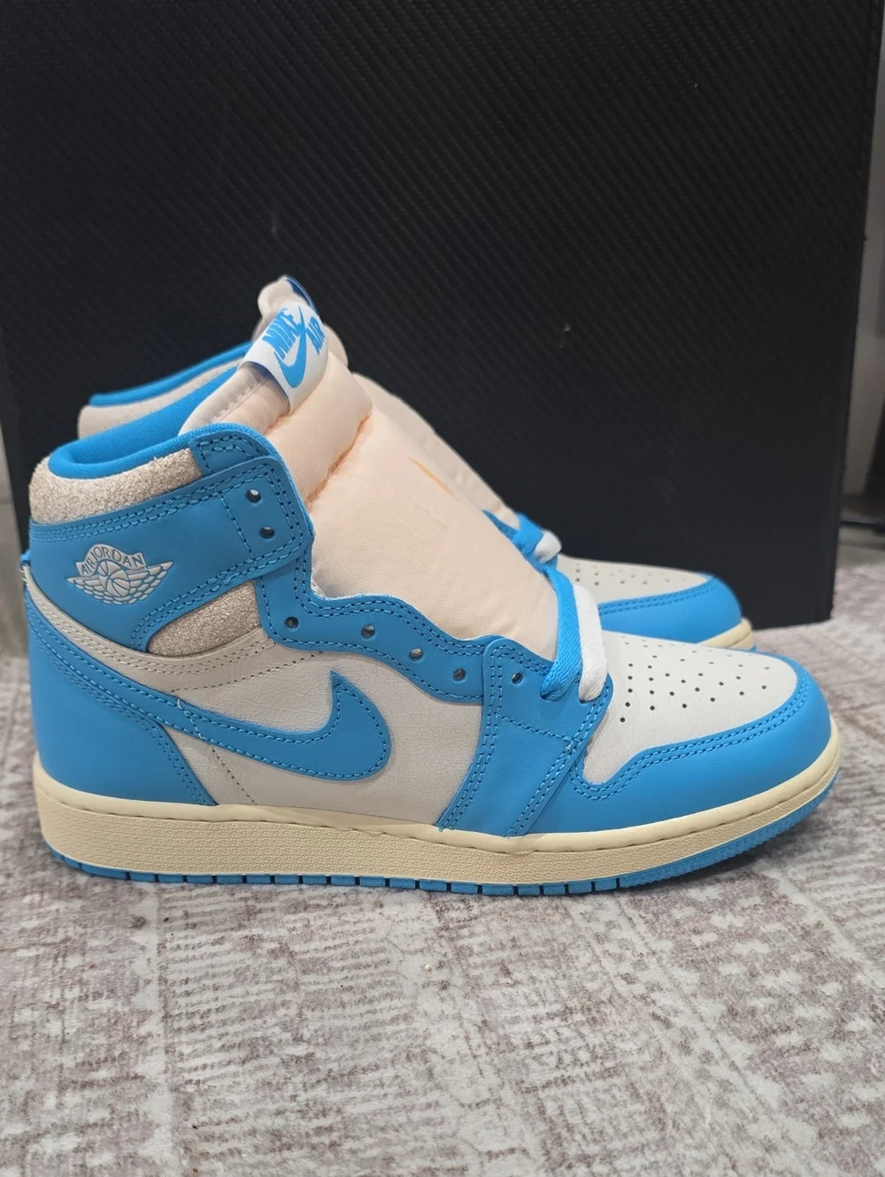 JORDAN UNC Reimagined Retro 1 High OG - Youth, NWOB Size 5.5, Never Used